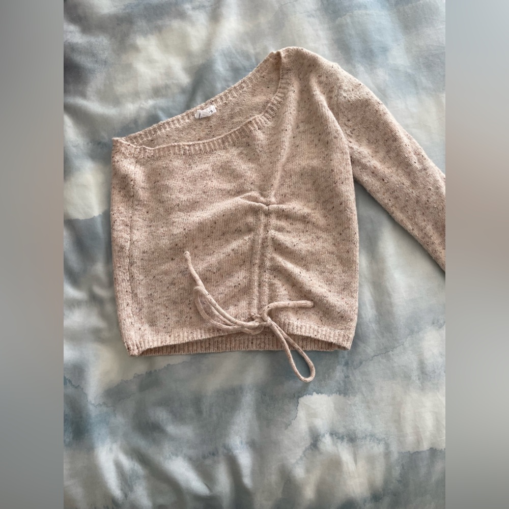 ONE SHOULDER SWEATER